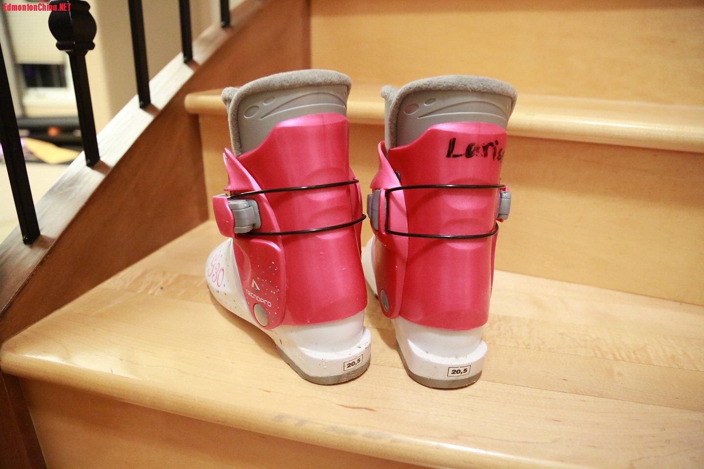 Ski Boots-2.jpg