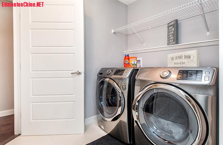 pacesetter-homes-crestv-laundry-room (Small).jpg